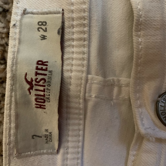 Hollister white cut off shorts - Picture 4 of 4